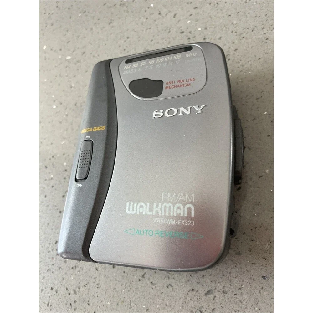 READ! Sony Walkman WM-FX323 AM/FM Radio Cassette Tape Player